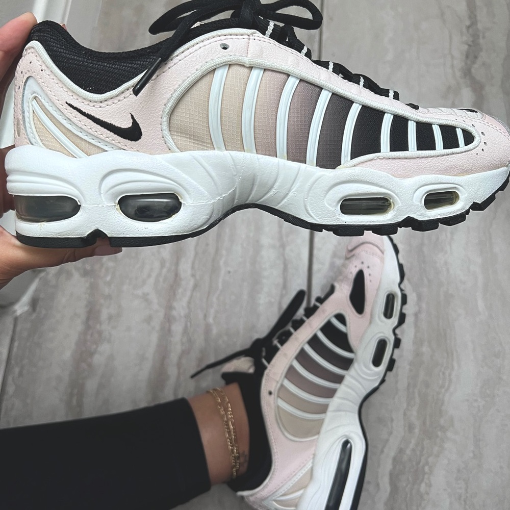 Women’s Nike air max tailwind - light soft pink / black / white